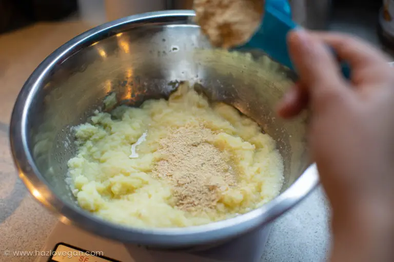Puré de papas con levadura nutricional para pan de queso vegano - Hazlo Vegan
