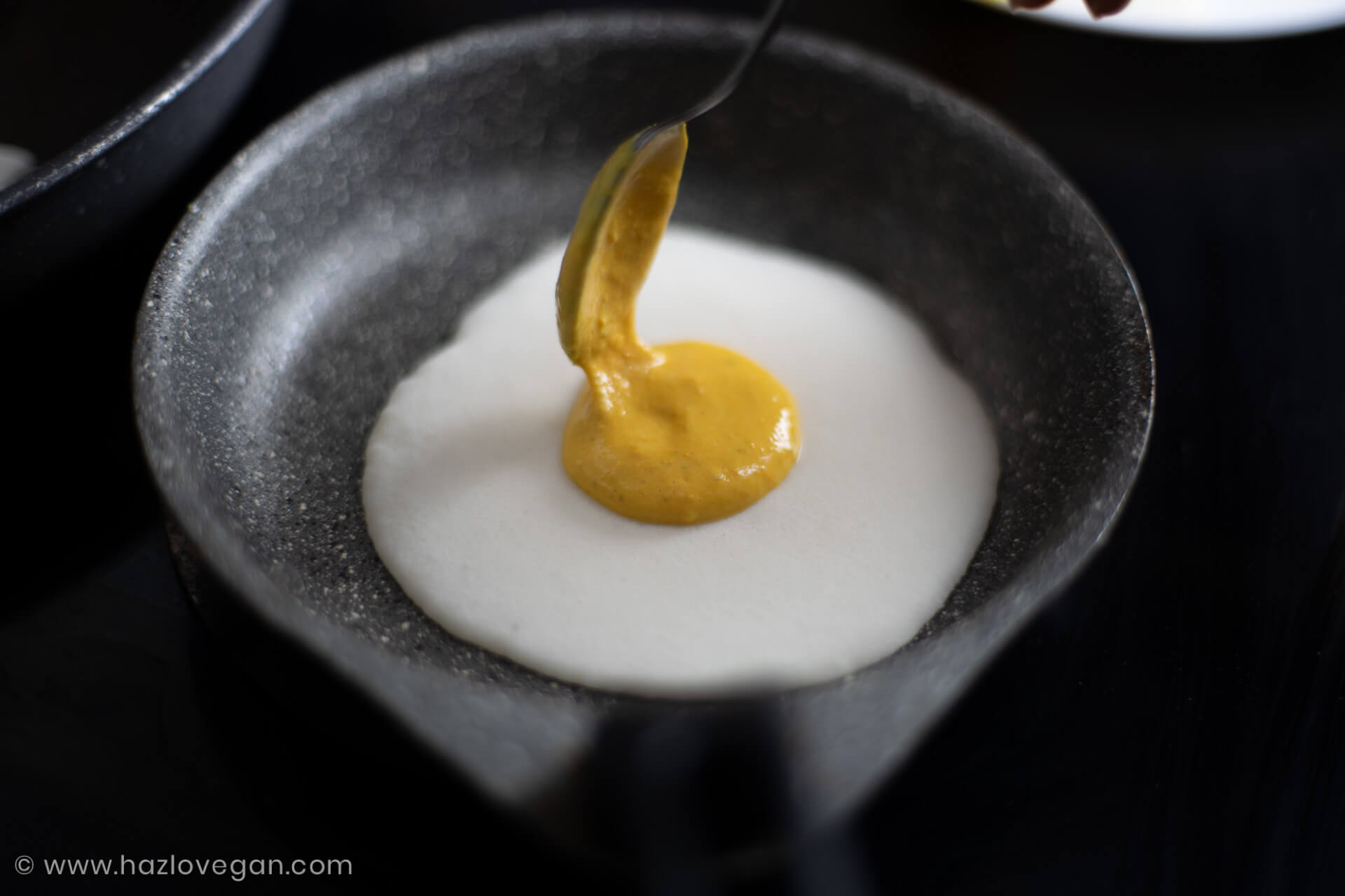 Cómo hacer huevo frito vegano | Hazlo Vegan