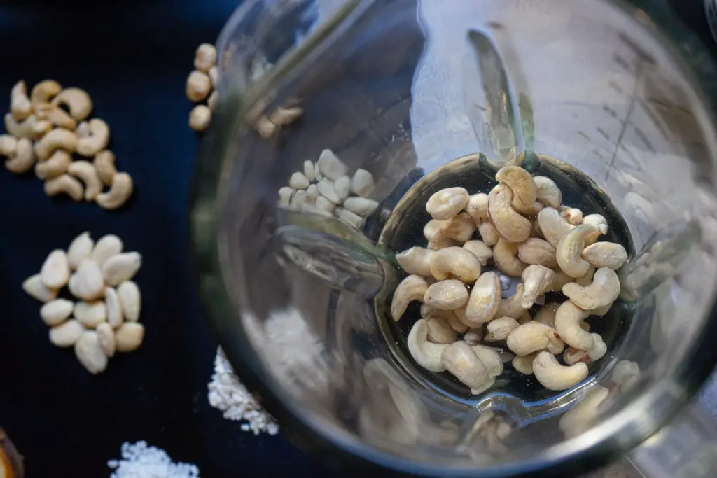 How to make homemade cashew milk - Hazlo Vegan
