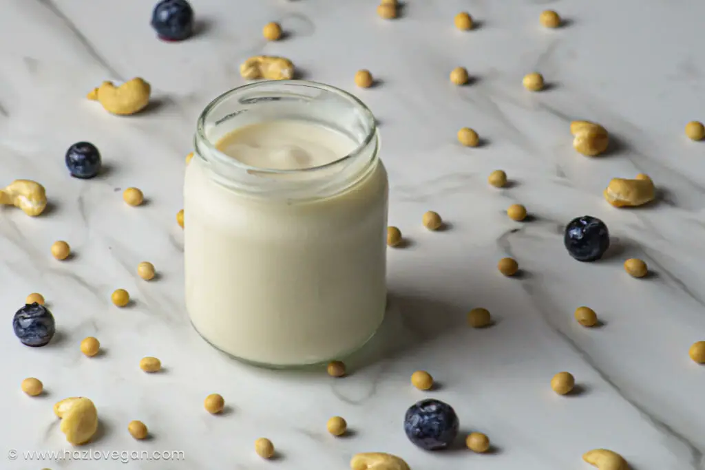Yogurt vegano cremoso di soia e anacardi - Hazlo Vegan