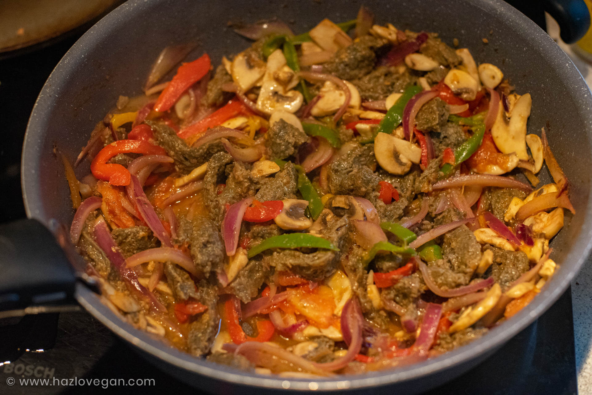 Lomo saltado vegano de seitán Hazlo Vegan