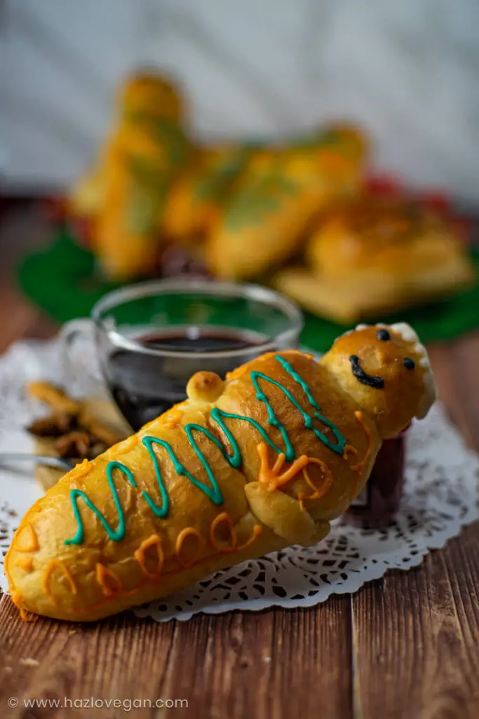 Guaguas de pan veganas con colada morada ecuatoriana - Hazlo Vegan