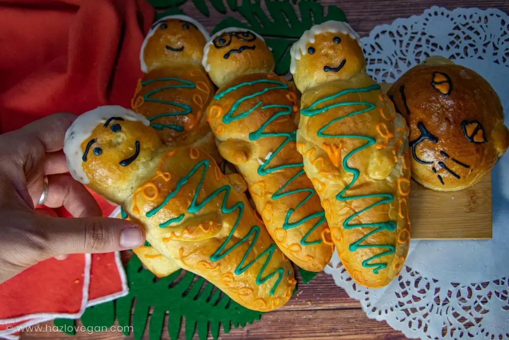 Guaguas de pan veganas decoradas con glasé real vegano - Hazlo Vegan