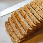 Pan de molde integral proteico en rebanadas - Hazlo Vegan