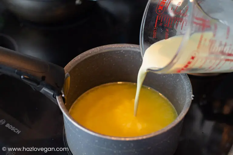 Torta de panqueques de naranja vegana - Espesando la crema - Hazlo Vegan